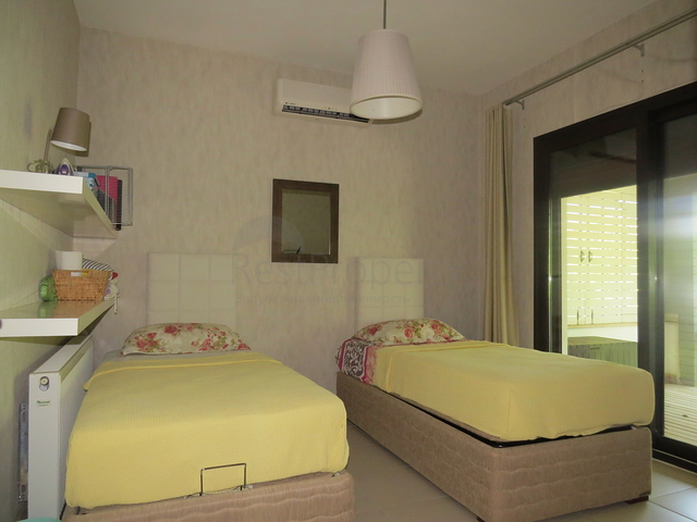 Продается 2-х этажная вилла с собственным садом