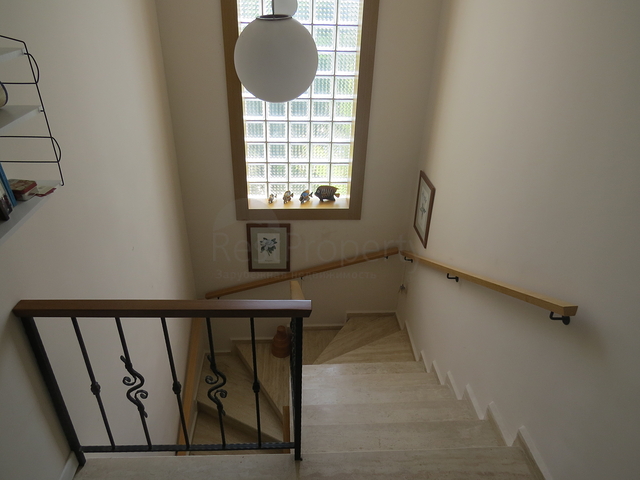 Продается 2-х этажная вилла с собственным садом