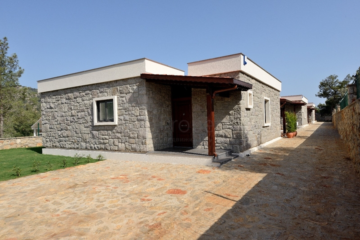 Продается 4-х комнатный дом из натурального камня