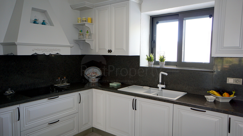 Продается 4-х комнатный дом из натурального камня