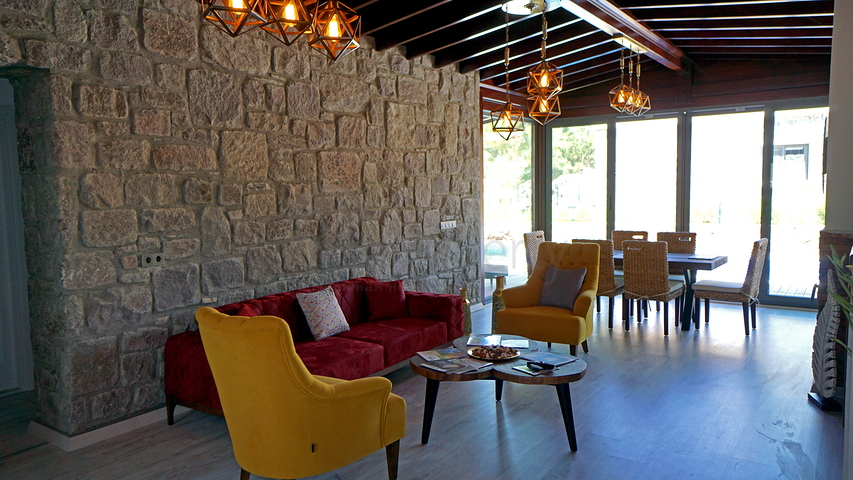 Продается 4-х комнатный дом из натурального камня