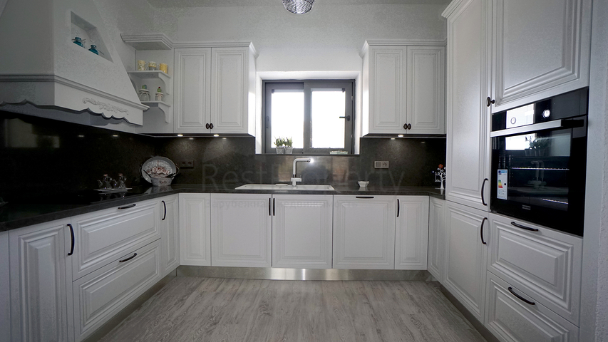 Продается 4-х комнатный дом из натурального камня