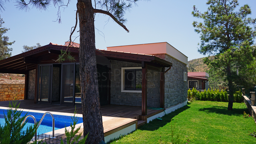 Продается 4-х комнатный дом из натурального камня