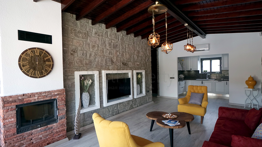 Продается 4-х комнатный дом из натурального камня