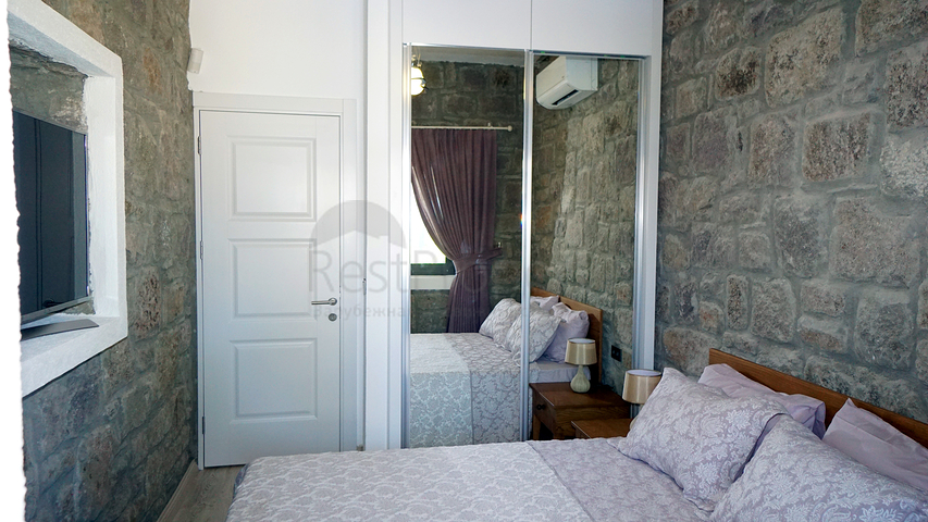 Продается 4-х комнатный дом из натурального камня