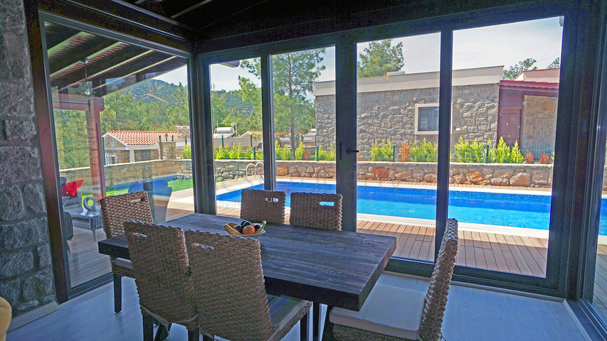 Продается 4-х комнатный дом из натурального камня