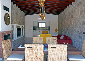 Продается 4-х комнатный дом из натурального камня