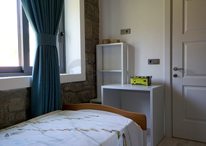 Продается 4-х комнатный дом из натурального камня