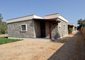 Продается 4-х комнатный дом из натурального камня