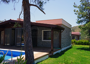 Продается 4-х комнатный дом из натурального камня