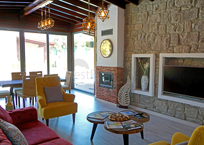 Продается 4-х комнатный дом из натурального камня