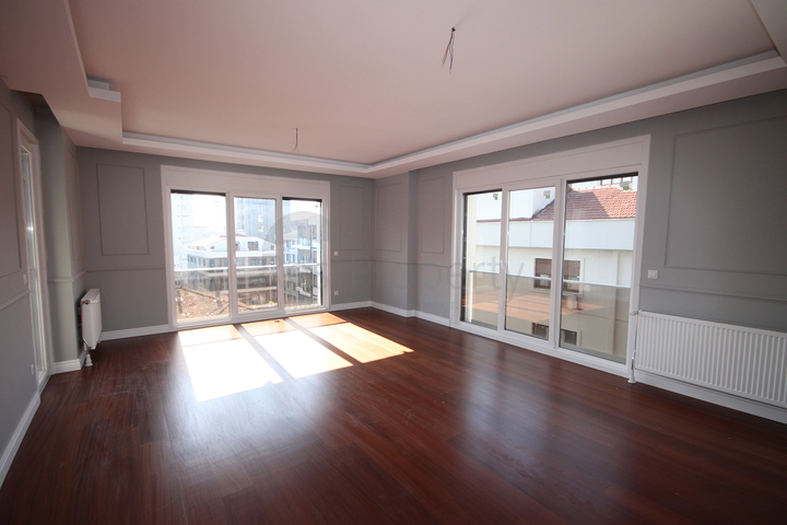 Продается 4-х комнатная квартира в районе Кадыкёй