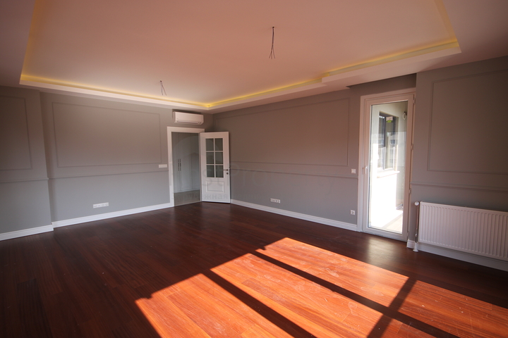 Продается 4-х комнатная квартира в районе Кадыкёй