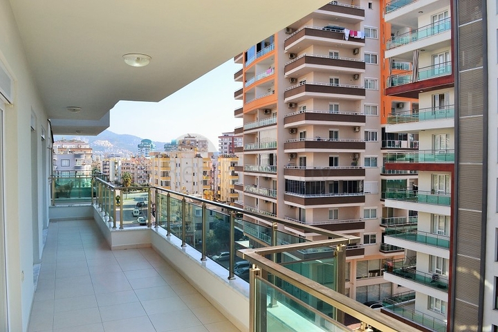 Трехкомнатная квартира в Махмутлар