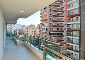 Трехкомнатная квартира в Махмутлар