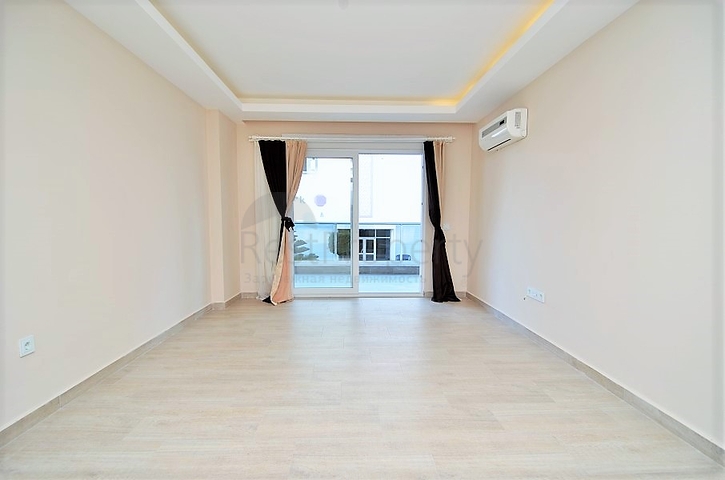 Двухкомнатная квартира в большом комплексе