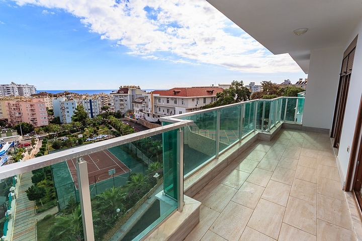 Пентхаус с планировкой 2+1 в Тосмуре