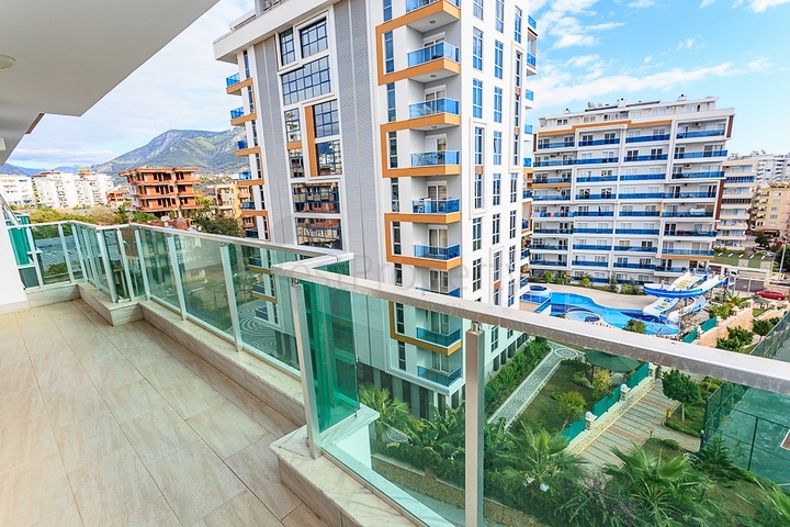 Пентхаус с планировкой 2+1 в Тосмуре