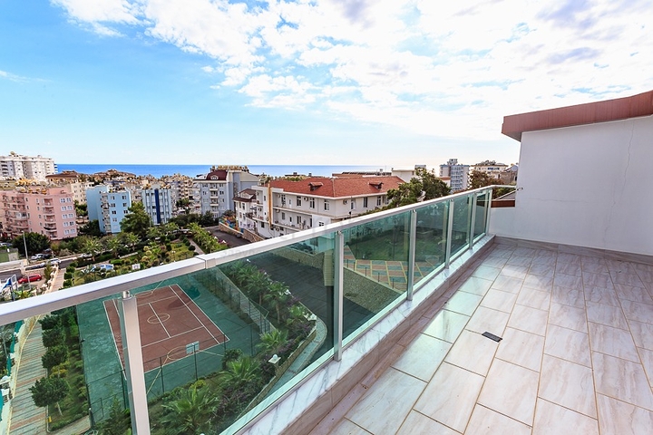 Пентхаус с планировкой 2+1 в Тосмуре