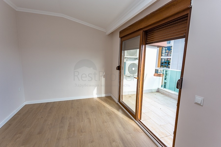 Пентхаус с планировкой 2+1 в Тосмуре