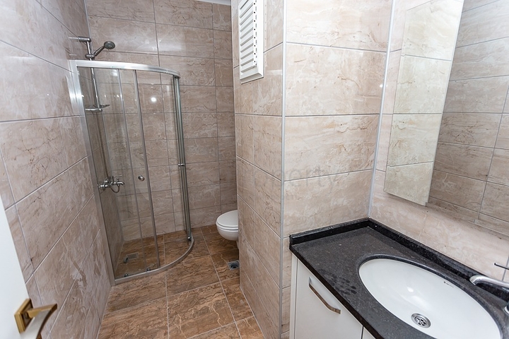 Пентхаус с планировкой 2+1 в Тосмуре