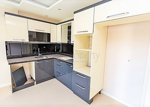 Пентхаус с планировкой 2+1 в Тосмуре