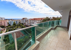 Пентхаус с планировкой 2+1 в Тосмуре