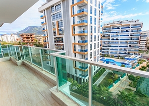 Пентхаус с планировкой 2+1 в Тосмуре