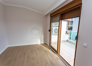 Пентхаус с планировкой 2+1 в Тосмуре