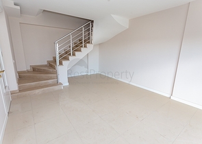 Пентхаус с планировкой 2+1 в Тосмуре