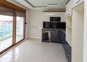 Пентхаус с планировкой 2+1 в Тосмуре