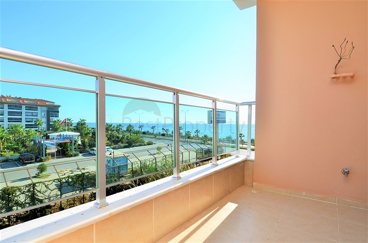 Трехкомнатная квартира с видом море