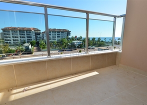 Трехкомнатная квартира с видом море