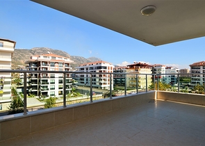 Трехкомнатная квартира с видом море