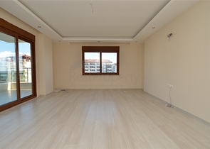 Трехкомнатная квартира с видом море