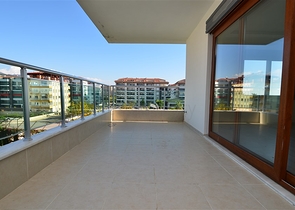 Трехкомнатная квартира с видом море