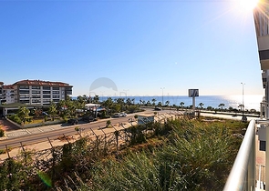 Трехкомнатная квартира с видом море