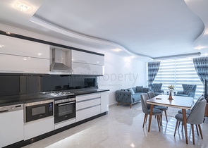 Меблированная трехкомнатная квартира в районе Оба