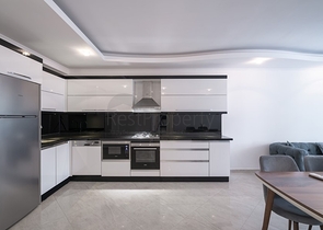 Меблированная трехкомнатная квартира в районе Оба