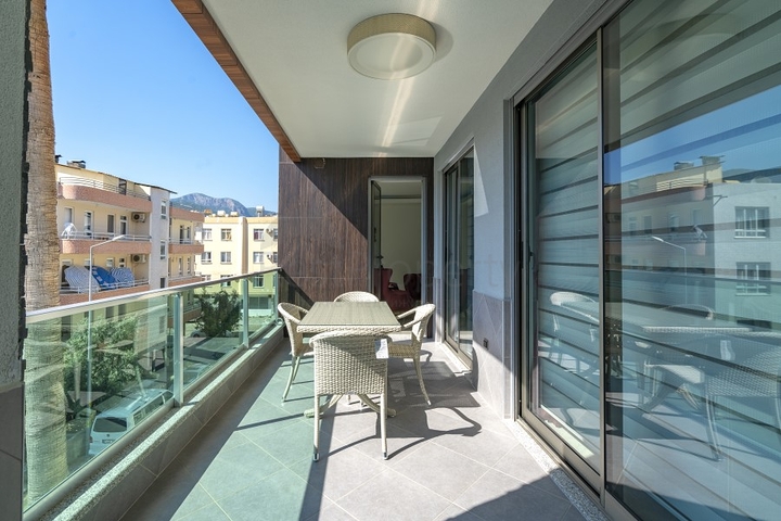 Трехкомнатная квартира с мебелью