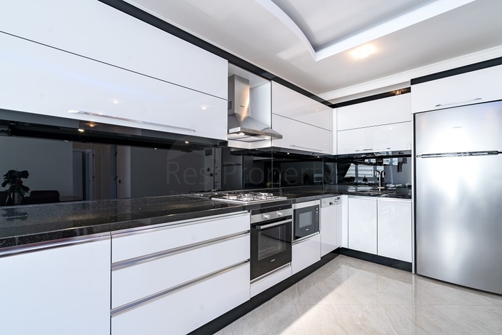 Трехкомнатная квартира с мебелью