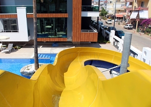 Трехкомнатная квартира с мебелью