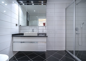 Трехкомнатная квартира с мебелью