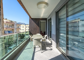 Трехкомнатная квартира с мебелью