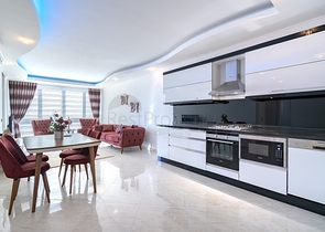 Трехкомнатная квартира с мебелью