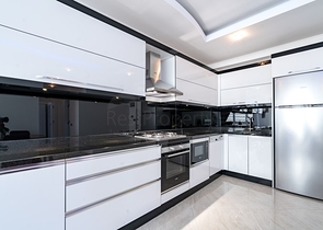 Трехкомнатная квартира с мебелью