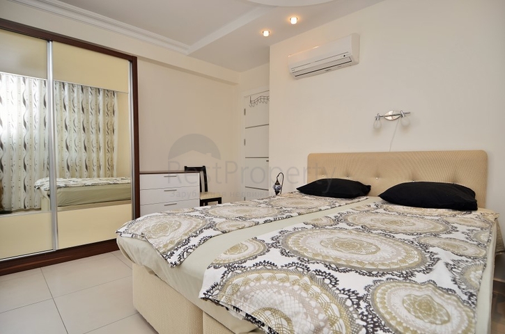 Меблированные трехкомнатные апартаменты