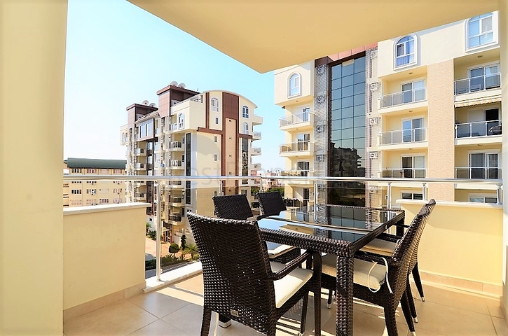 Меблированные трехкомнатные апартаменты