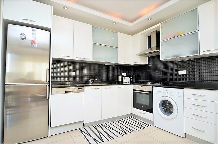 Меблированные трехкомнатные апартаменты