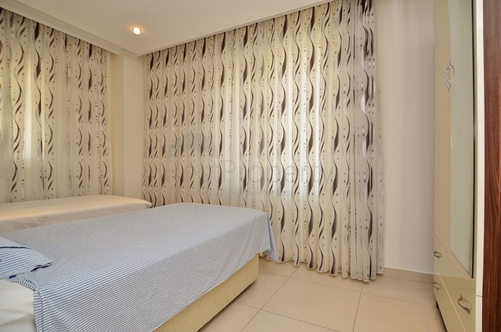 Меблированные трехкомнатные апартаменты